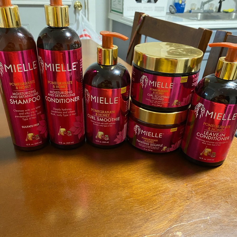 Mielle Pomegranate & Honey Collection